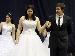 A Kereskedelmi iskola szalagtűzési ceremóniája - fotó: Sándor Judit