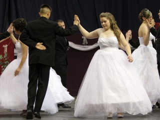 A Kereskedelmi iskola szalagtűzési ceremóniája - fotó: Sándor Judit