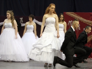 A Kereskedelmi iskola szalagtűzési ceremóniája - fotó: Sándor Judit