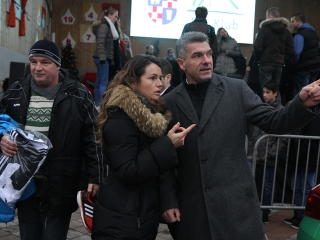 Rio Klub - Autóátadás a főtéren - fotó: Sándor Judit