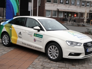 Rio Klub - Autóátadás a főtéren - fotó: Sándor Judit