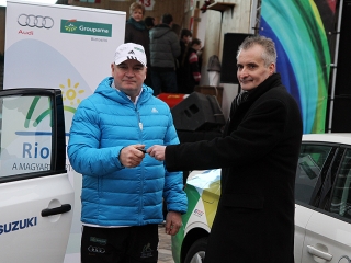 Rio Klub - Autóátadás a főtéren - fotó: Sándor Judit