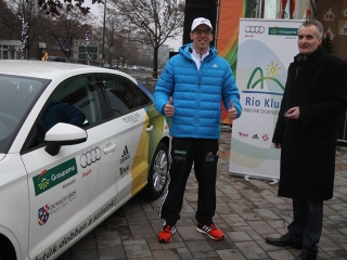 Rio Klub - Autóátadás a főtéren - fotó: Sándor Judit