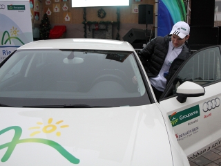 Rio Klub - Autóátadás a főtéren - fotó: Sándor Judit