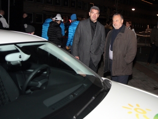 Rio Klub - Autóátadás a főtéren - fotó: Sándor Judit