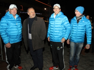 Rio Klub - Autóátadás a főtéren - fotó: Sándor Judit