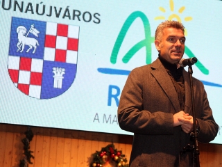 Rio Klub - Autóátadás a főtéren - fotó: Sándor Judit