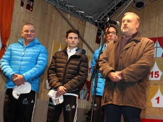 Rio Klub - Autóátadás a főtéren - fotó: Sándor Judit