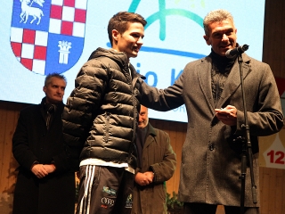 Rio Klub - Autóátadás a főtéren - fotó: Sándor Judit