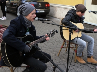 A Fidesz helyi szervezeténk jótékonysági akciója a szülőszoba felújításáért - fotó: Sándor Judit