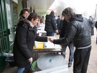 Aranyvasárnap - Advent és Ételosztás a Rómain - fotó: Ónodi Zoltán