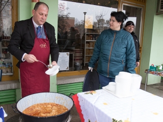 Aranyvasárnap - Advent és Ételosztás a Rómain - fotó: Ónodi Zoltán