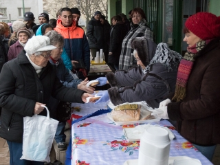 Aranyvasárnap - Advent és Ételosztás a Rómain - fotó: Ónodi Zoltán