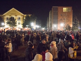 Szilveszter a Főtéren - fotó: Ónodi Zoltán