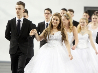 Szalagavató - Pannon Oktatási Központ - fotó: Sándor Judit