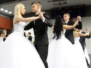 Szalagavató - Pannon Oktatási Központ - fotó: Sándor Judit