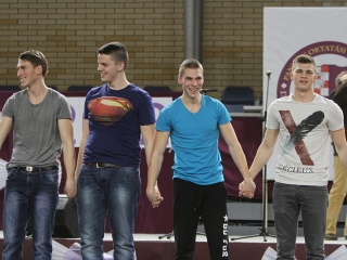 Szalagavató - Pannon Oktatási Központ - fotó: Sándor Judit