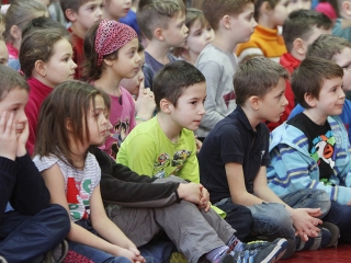 A csúnya lány - Táncos mesejáték - fotó: Sándor Judit