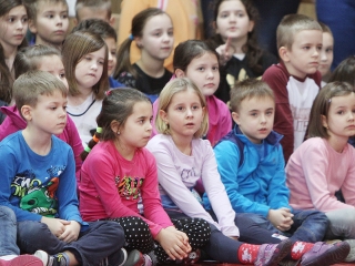 A csúnya lány - Táncos mesejáték - fotó: Sándor Judit