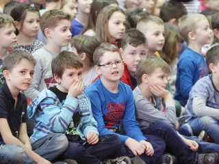 A csúnya lány - Táncos mesejáték - fotó: Sándor Judit