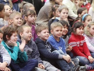A csúnya lány - Táncos mesejáték - fotó: Sándor Judit