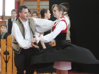 A csúnya lány - Táncos mesejáték - fotó: Sándor Judit