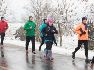 Yours Truly - Kitartó futók a Duna-parton - fotó: Ónodi Zoltán