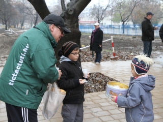 Adventi gyertyagyújtás a Rómain - fotó: Ónodi Zoltán