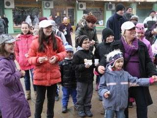 Adventi gyertyagyújtás a Rómain - fotó: Ónodi Zoltán