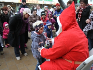 Adventi gyertyagyújtás a Rómain - fotó: Ónodi Zoltán