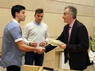 A hónap diákjainak köszöntése - fotó: Sándor Judit