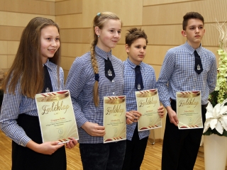 A hónap diákjainak köszöntése - fotó: Sándor Judit