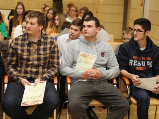 A hónap diákjainak köszöntése - fotó: Sándor Judit