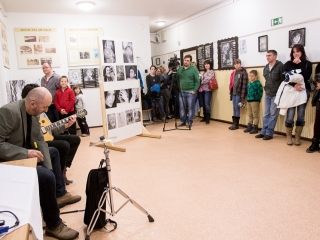 Edo "firkák" kiállítás a Rosti gimiben - fotó: Ónodi Zoltán