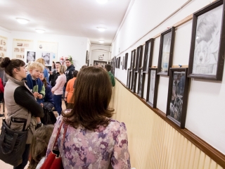 Edo "firkák" kiállítás a Rosti gimiben - fotó: Ónodi Zoltán