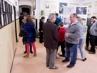 Edo "firkák" kiállítás a Rosti gimiben - fotó: Ónodi Zoltán