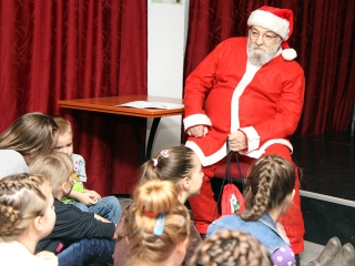 Mikulás az MMK-ban - fotó: Sándor Judit