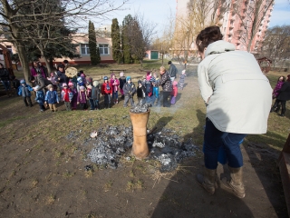 Kiszebáb égetés a Bóbita Óvodában - fotó: Ónodi Zoltán