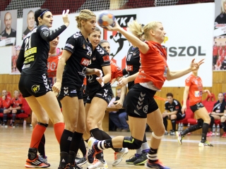 Kézilabda: DKKA – FKC 28-26 - fotó: Sándor Judit