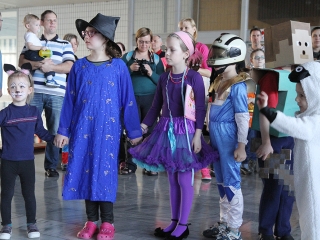 Tavaszköszöntés az uszodában - fotó: Sándor Judit