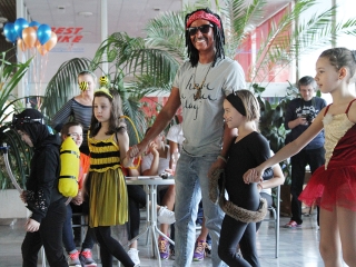 Tavaszköszöntés az uszodában - fotó: Sándor Judit