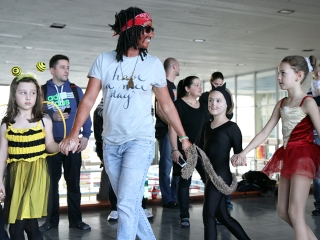 Tavaszköszöntés az uszodában - fotó: Sándor Judit