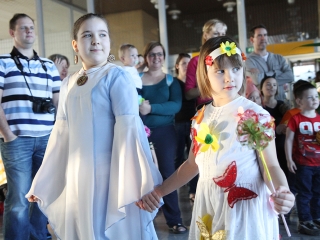 Tavaszköszöntés az uszodában - fotó: Sándor Judit