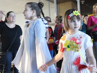 Tavaszköszöntés az uszodában - fotó: Sándor Judit