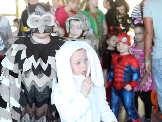 Tavaszköszöntés az uszodában - fotó: Sándor Judit