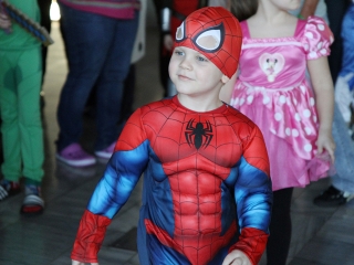 Tavaszköszöntés az uszodában - fotó: Sándor Judit