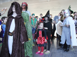 Tavaszköszöntés az uszodában - fotó: Sándor Judit