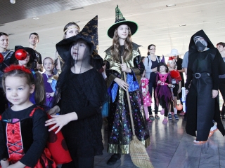 Tavaszköszöntés az uszodában - fotó: Sándor Judit