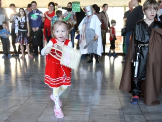 Tavaszköszöntés az uszodában - fotó: Sándor Judit