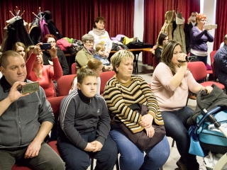 MMK Galéria: Katona Ilona üvegfestő kiállítása - fotó: Ónodi Zoltán